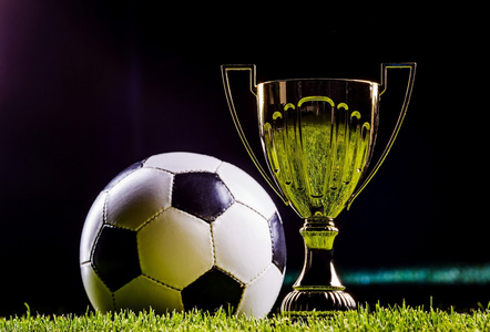 拜仁阵容深 拜仁阵容深