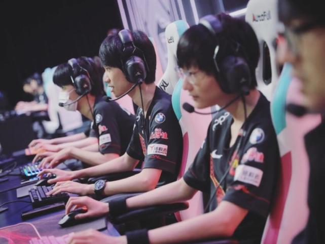 明星选手与 明星选手与